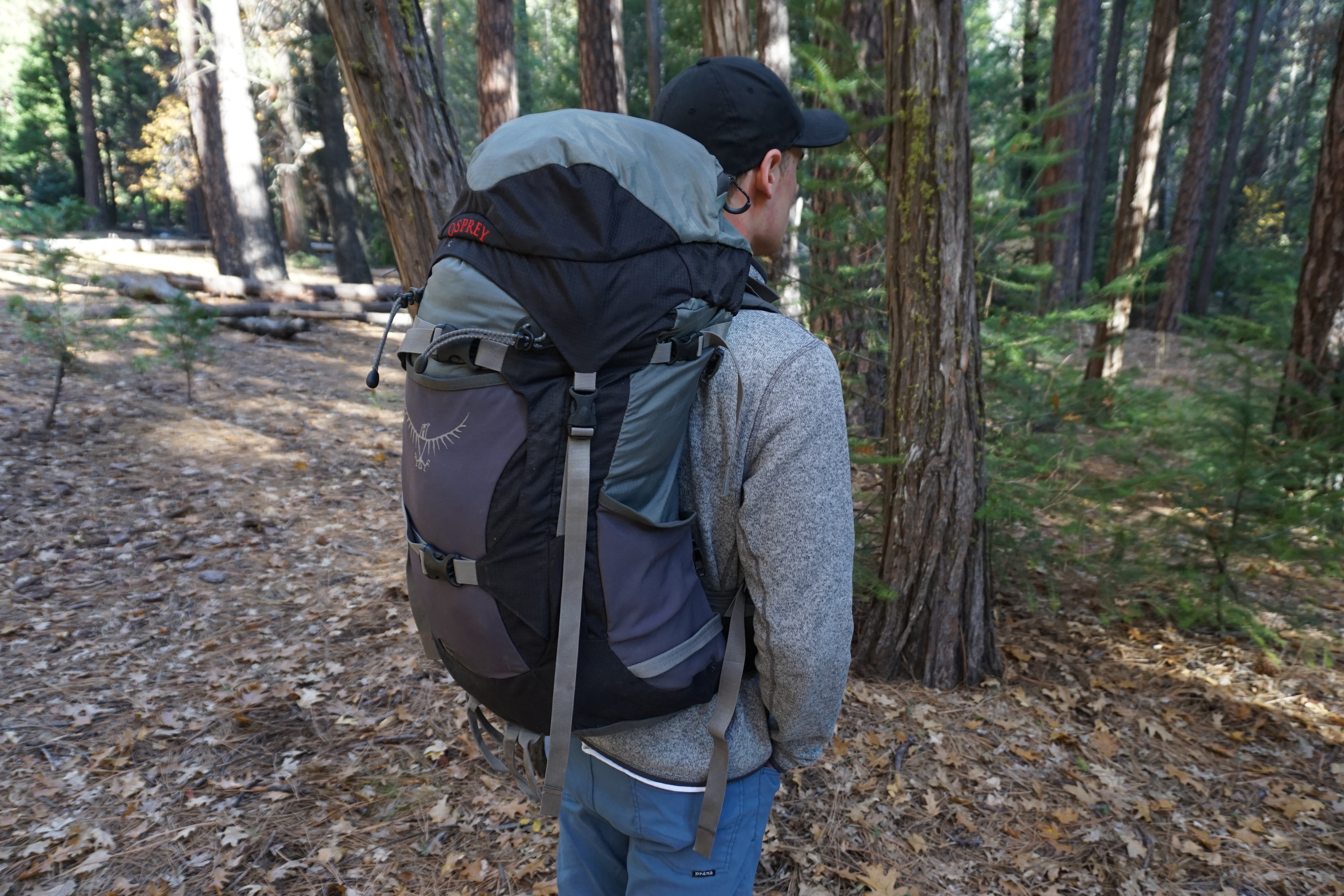 How to fit a pack