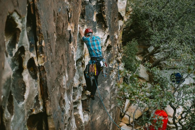 what's trad climbing